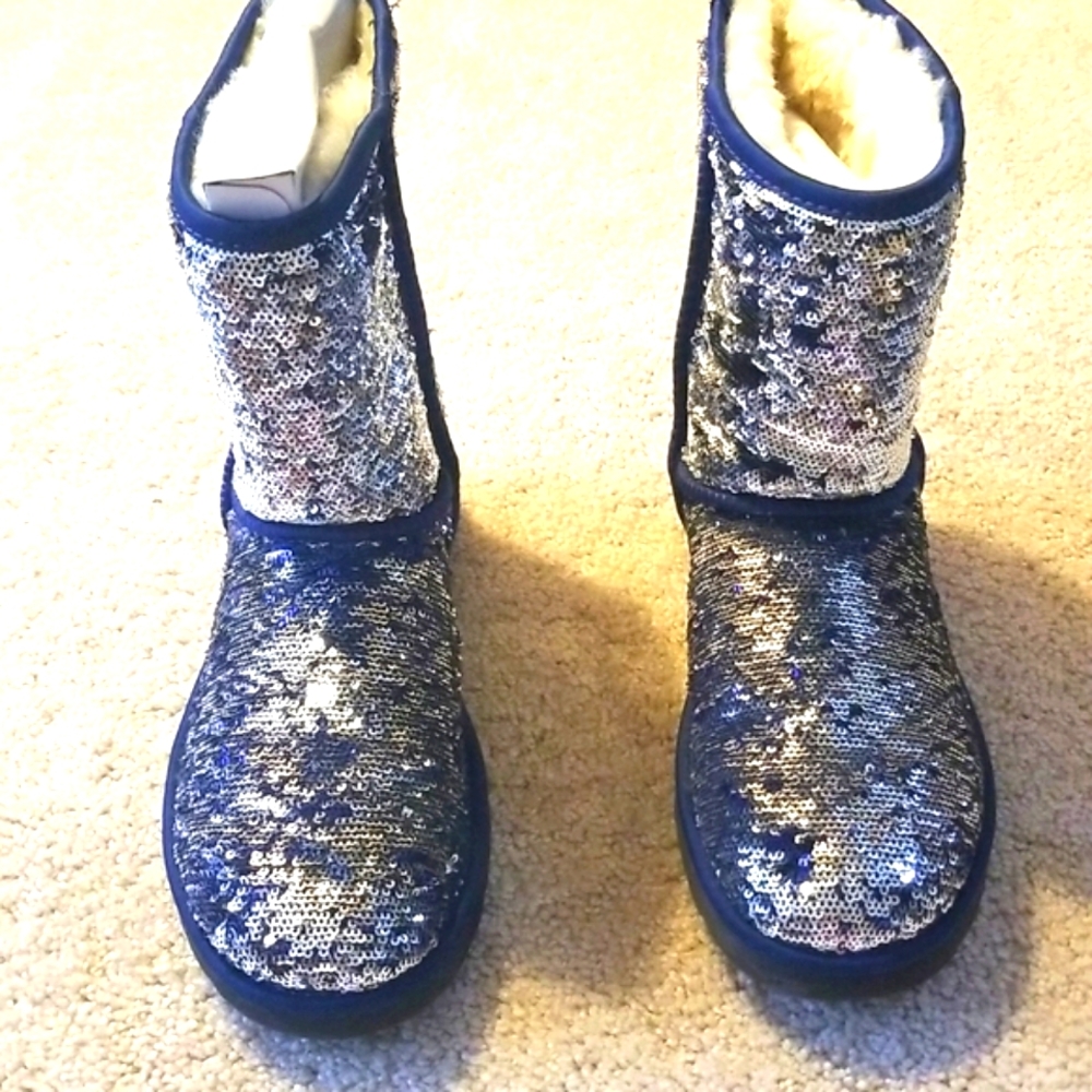UGG short sparkle boots
